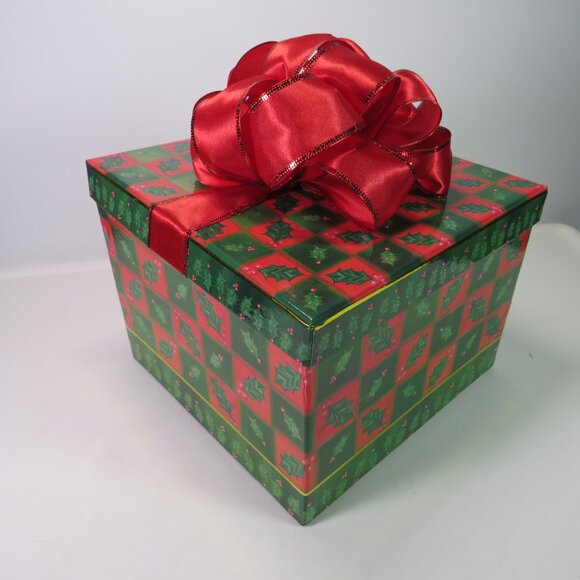Red and Green Holly gift box w wired ribbon bow Christmas Holiday - Picture 1 of 6